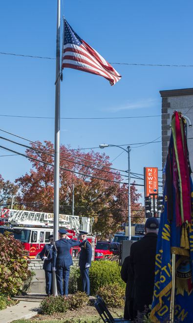 SIU ROTC Students raise the American Flag